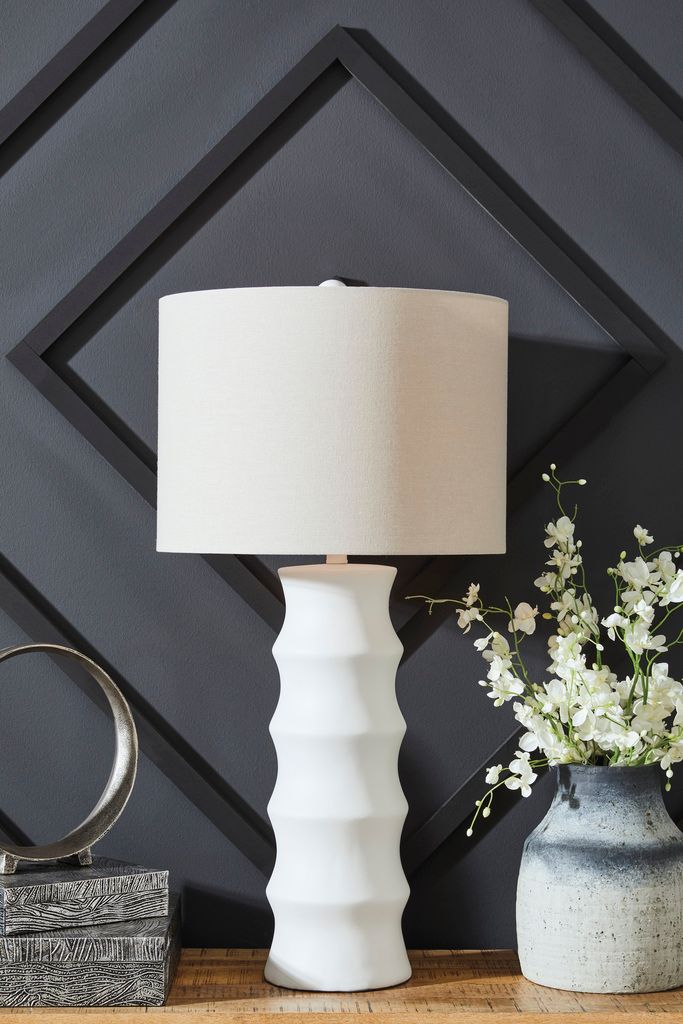 Veraleigh Table Lamp In White L235854