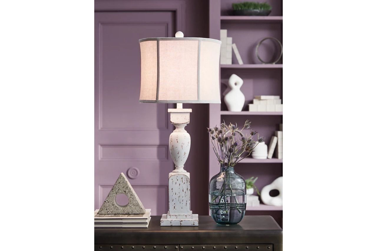 Madsbrook Table Lamp In Antique White L235924