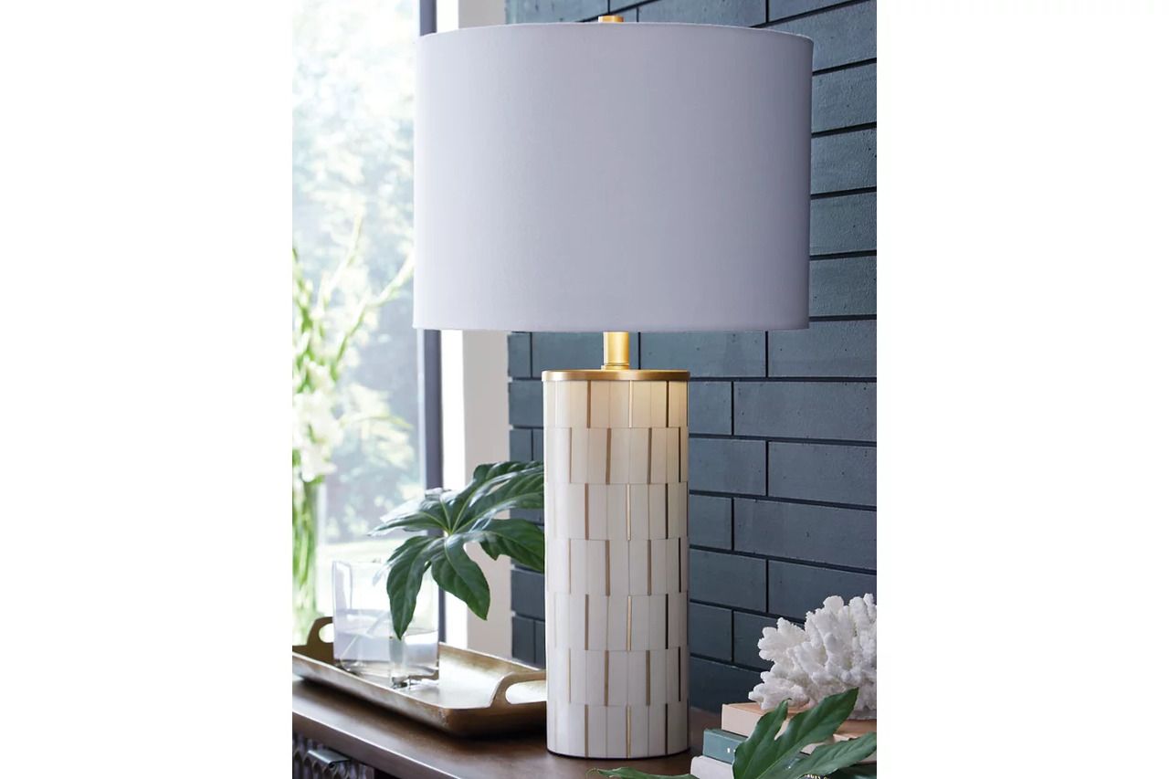 Faridworth Table Lamp In White and Gold L235954
