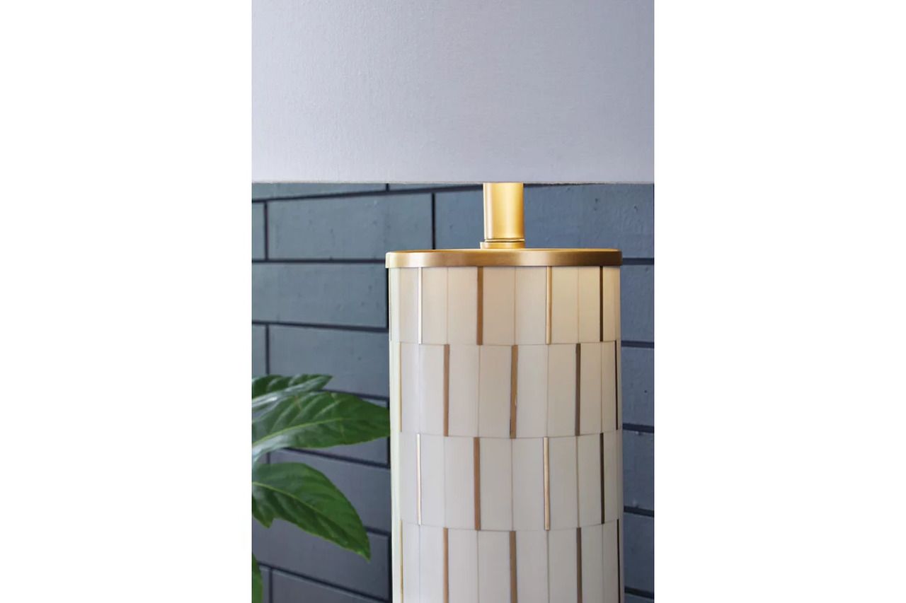 Faridworth Table Lamp In White and Gold L235954