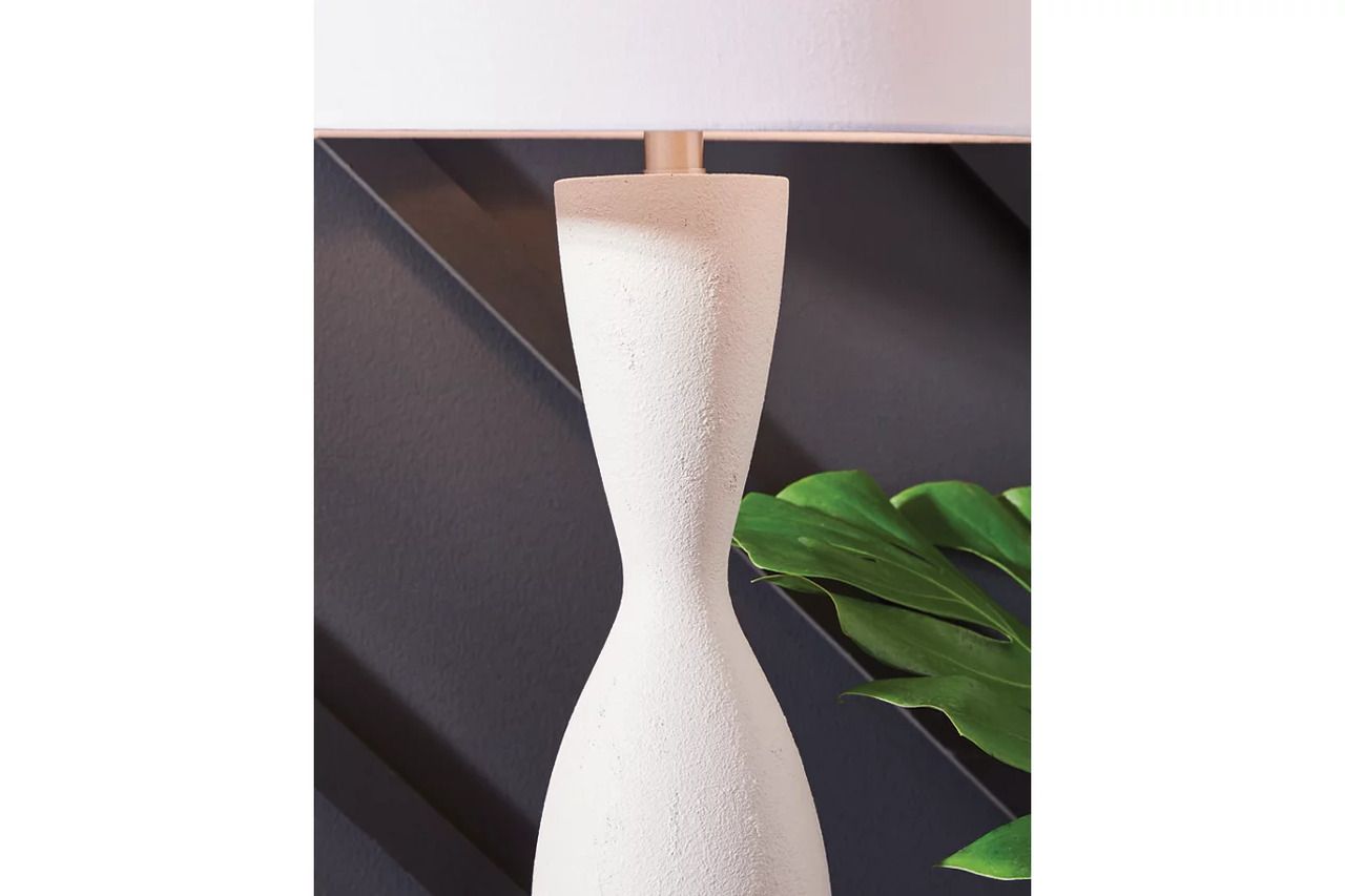 Davinford Table Lamp In White L236004