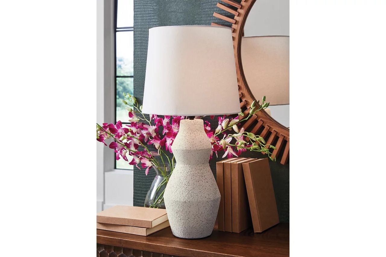 Dawthorne Table Lamp In Cream L236034
