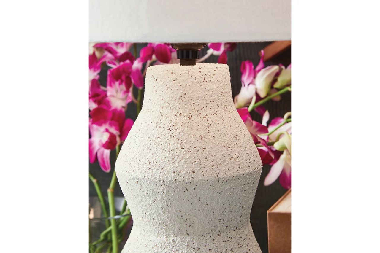 Dawthorne Table Lamp In Cream L236034