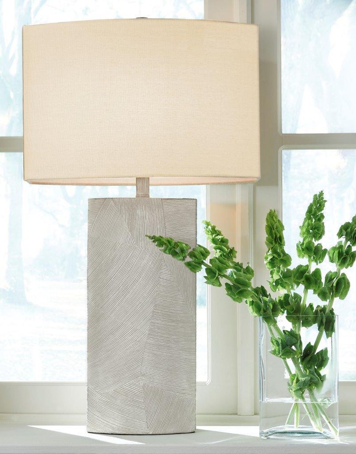 Bradard Brown Table Lamp L243264