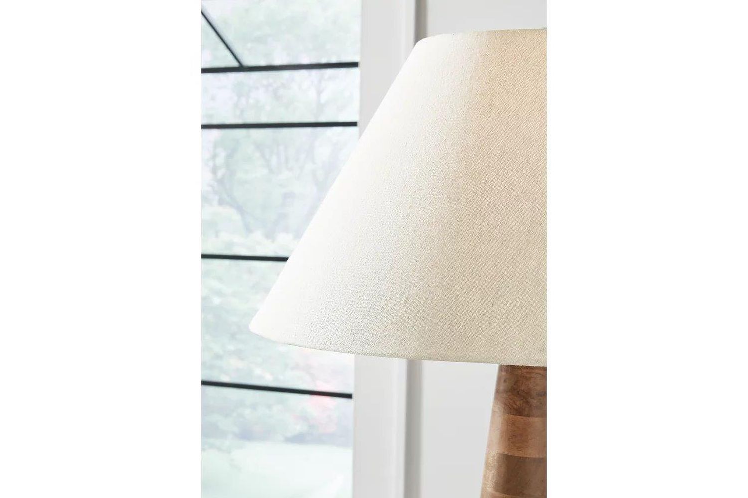 Danset Floor Lamp In Brown L329101