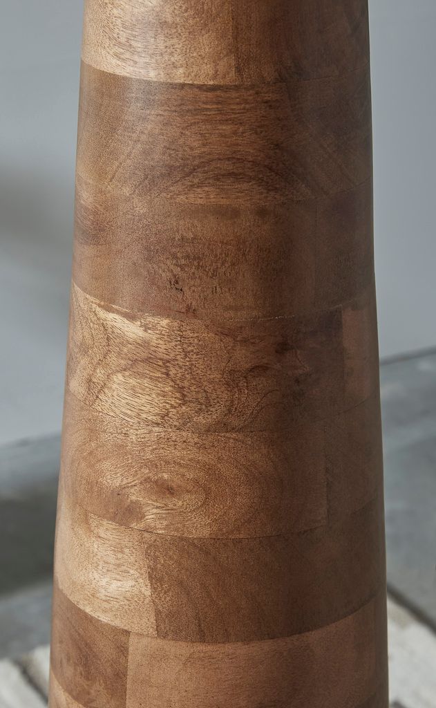 Danset Floor Lamp In Brown L329101