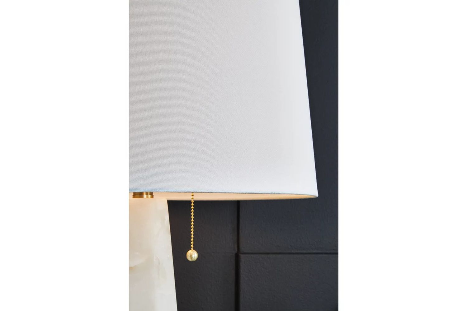 Laurellen Table Lamp In White L429064