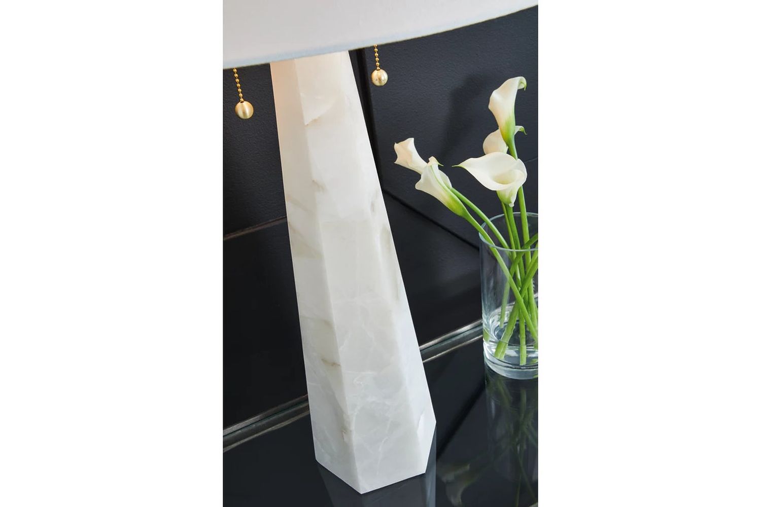 Laurellen Table Lamp In White L429064