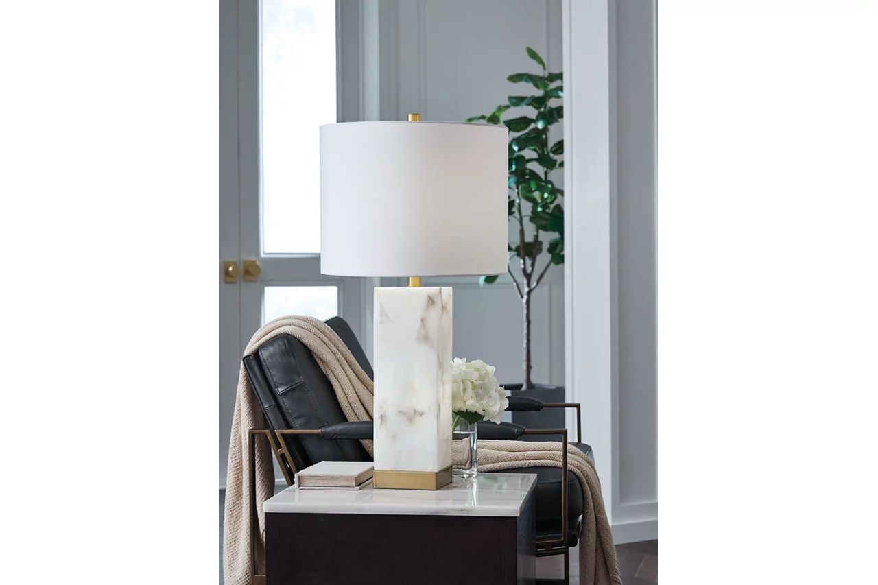 Linderfield Table Lamp In White/Gold L429094