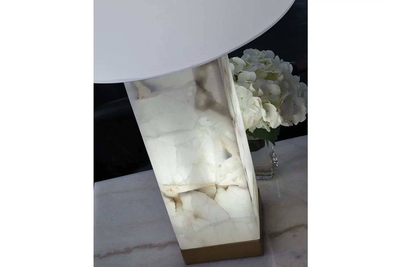 Linderfield Table Lamp In White/Gold L429094