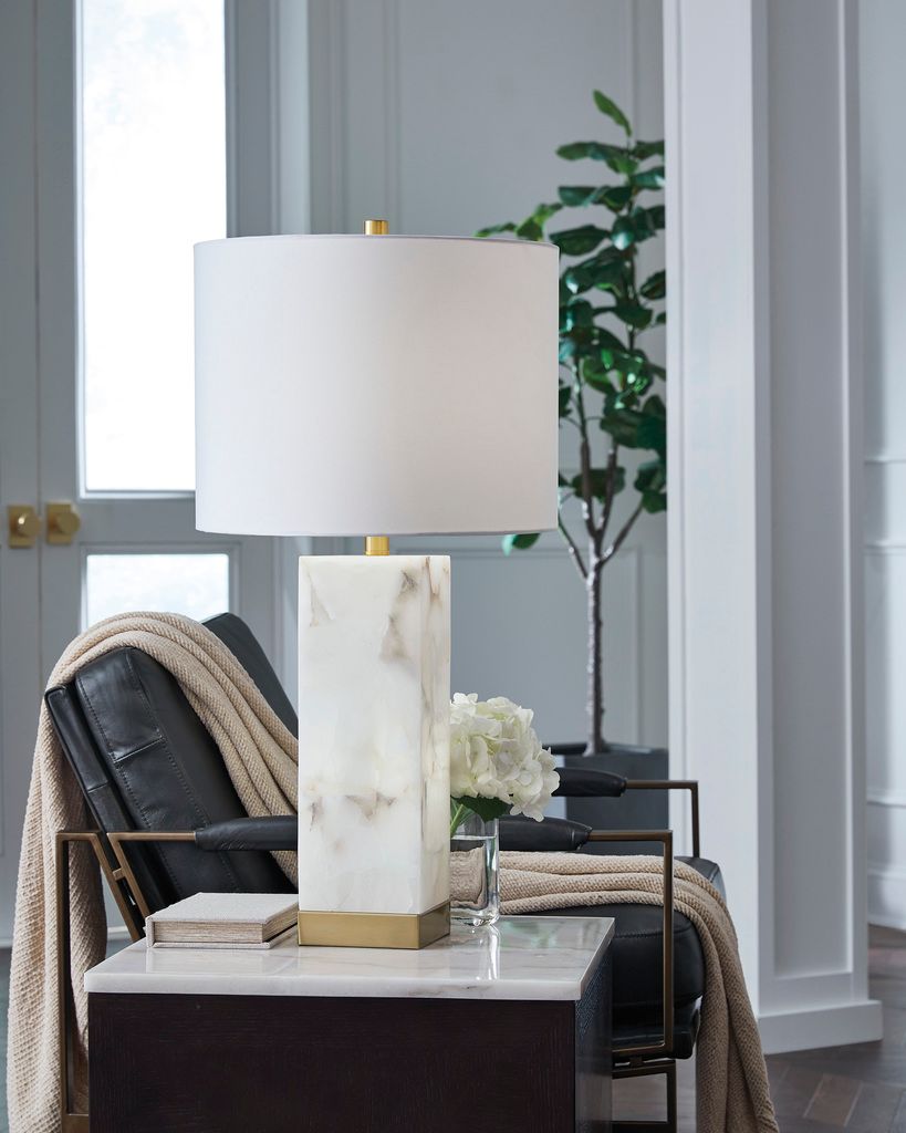 Linderfield Table Lamp In White/Gold L429094