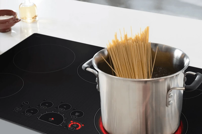 UltraHeat™&nbsp;Element&nbsp;for&nbsp;Quick&nbsp;Boils&nbsp;and&nbsp;True&nbsp;Simmers