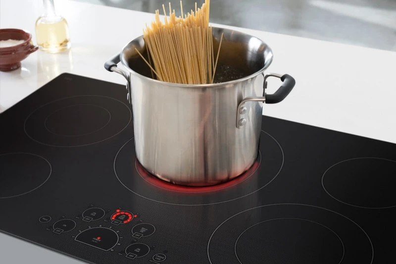 Dual and Triple UltraHeat™ Elements: Quick Boil or True Simmer