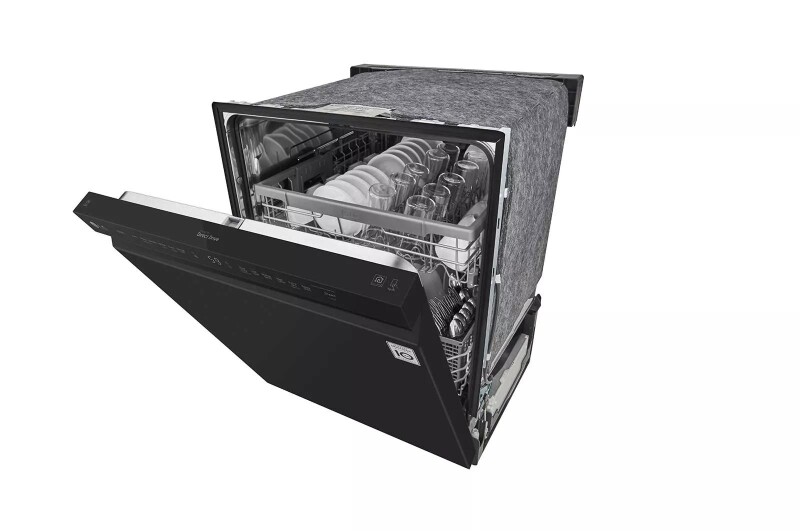 Front Control Dishwasher With Quadwash™ And Easyrack™ Plus view 3