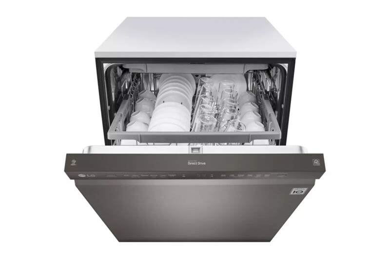 Front Control Smart wi-fi Enabled Dishwasher with QuadWash™ LDF5678BD