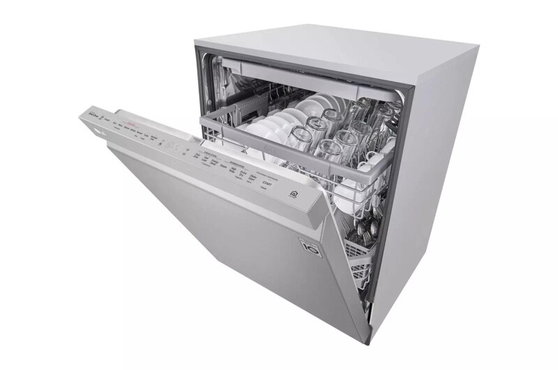 Top Control Smart wi-fi Enabled Dishwasher with QuadWash™ and TrueSteam® view 2