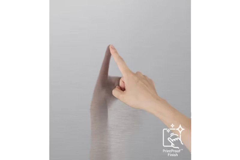 Resists Smudges for an Effortless Shine