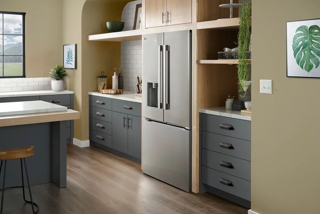 24 cu. ft. Counter-Depth MAX™ with Zero Clearance™ 3-Door French Door Refrigerator view 17