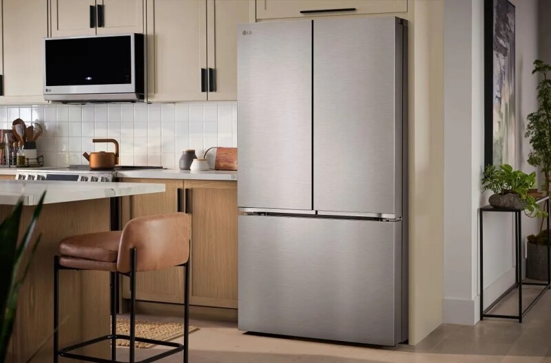 32 cu. ft. Smart Standard-Depth MAX™ French Door Refrigerator view 4
