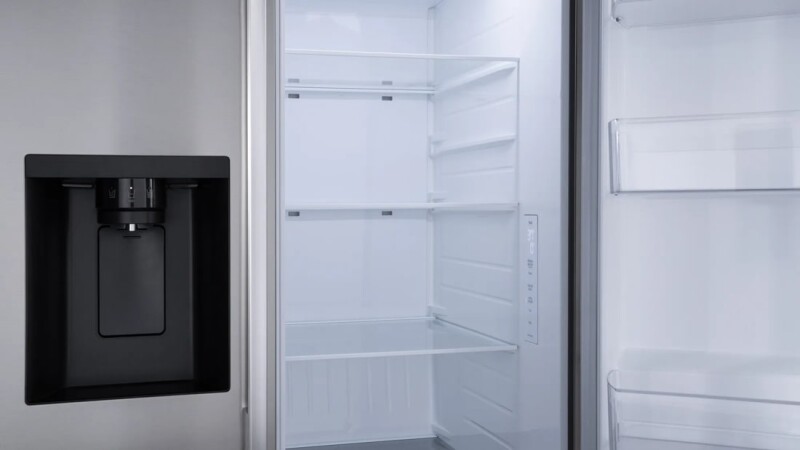 27 cu. ft. Standard-Depth, Side-by-side Refrigerator, with Ice and Water and Bar Handle Design view 9