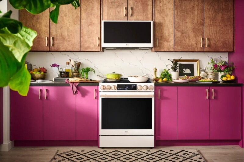 LG STUDIO 6.3 cu. ft. InstaView® Induction Slide-in Range with Air Fry and Air Sous Vide view 7