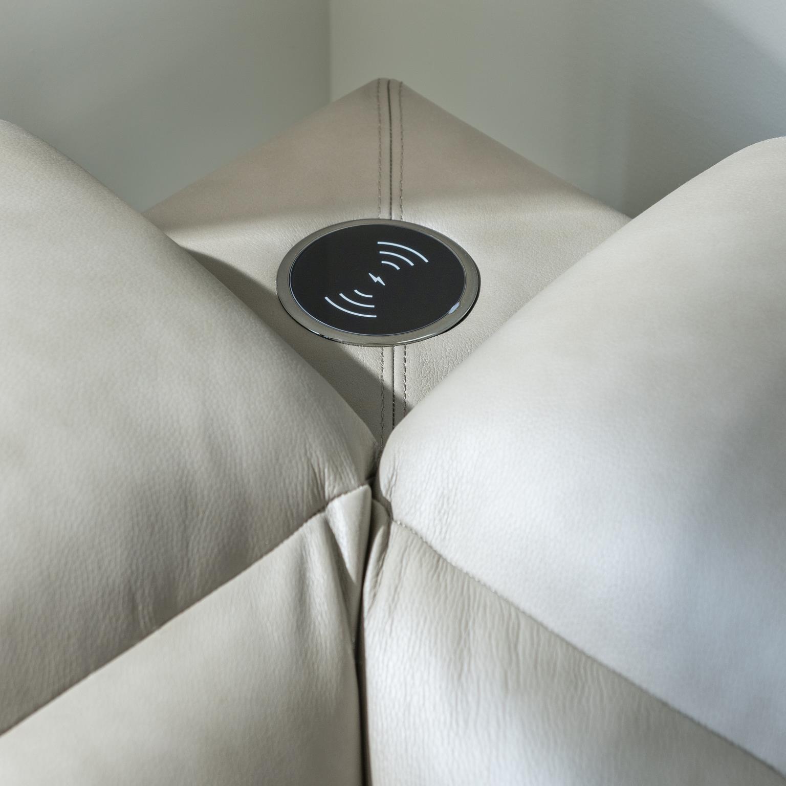 LU340 Luna Verona Fossil UP Wedge With Two 20 In Pillows And Wireless Corner Charging LU340WDC3000