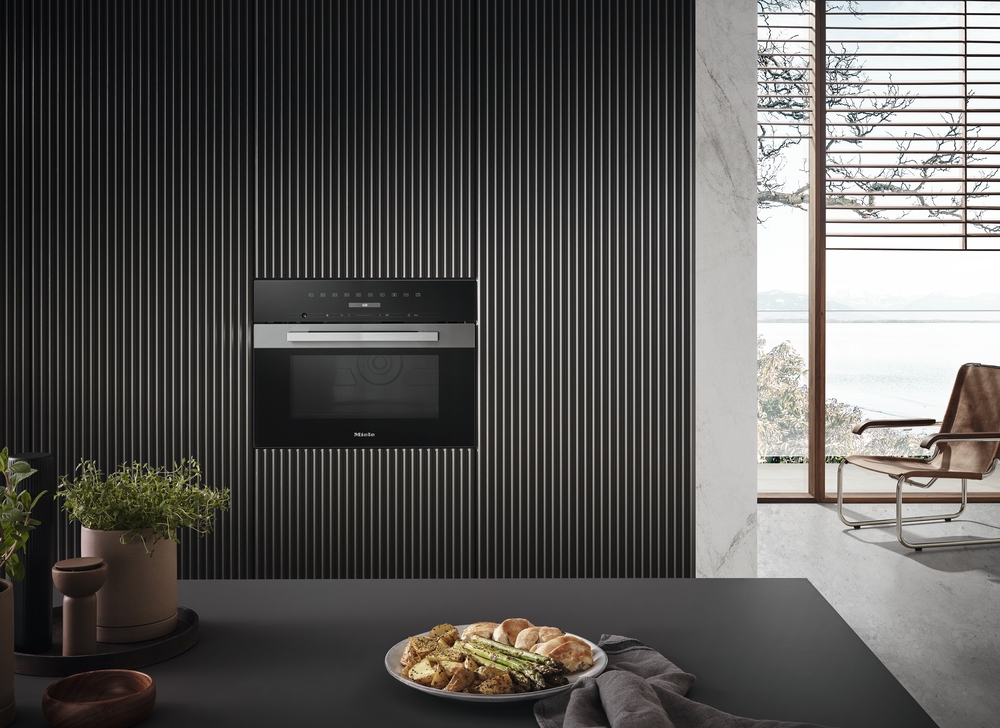 Built-in microwave oven, 24" width M7240TCAM