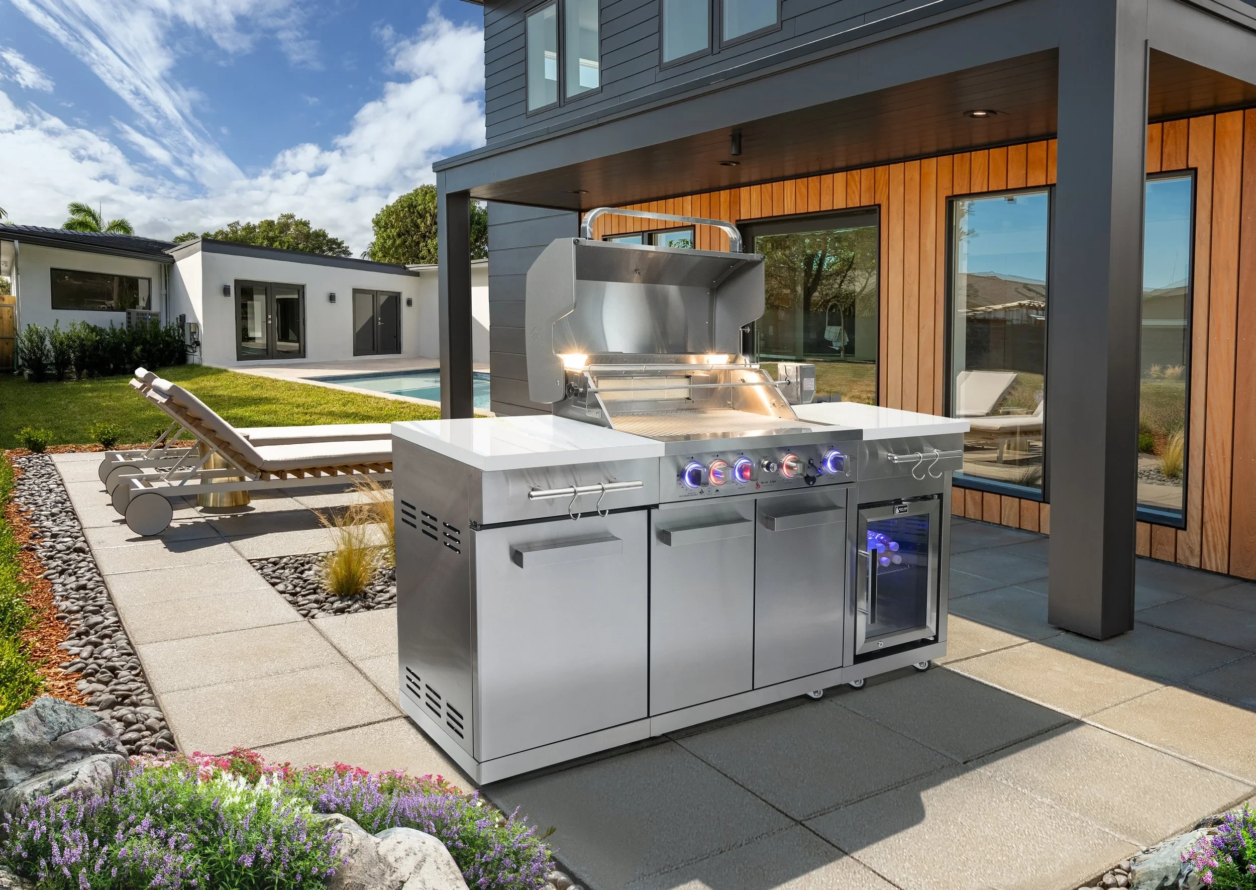 Compact Island With Refrigerator MA957FCRS
