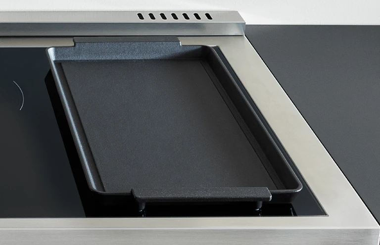 48 inch Induction Range, 6 Heating Zones, Electric Oven - Gold Accents MAS486INMBG