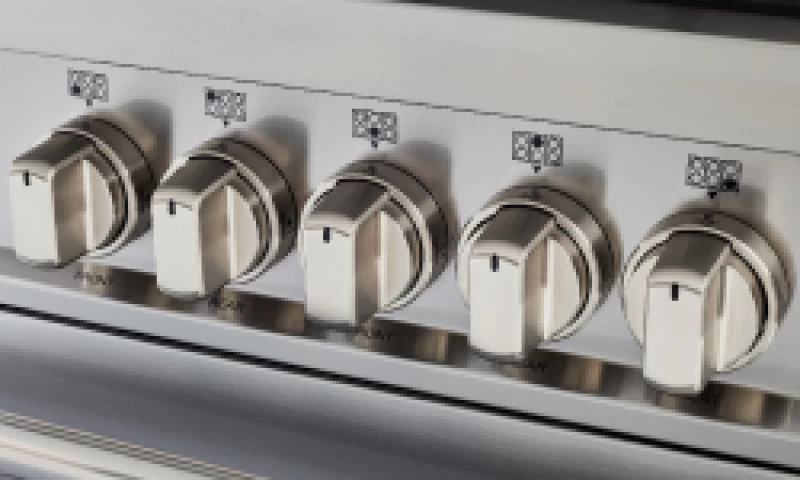 36 inch Induction Range, 5 Heating Zones, Electric Self-Clean Oven view 4