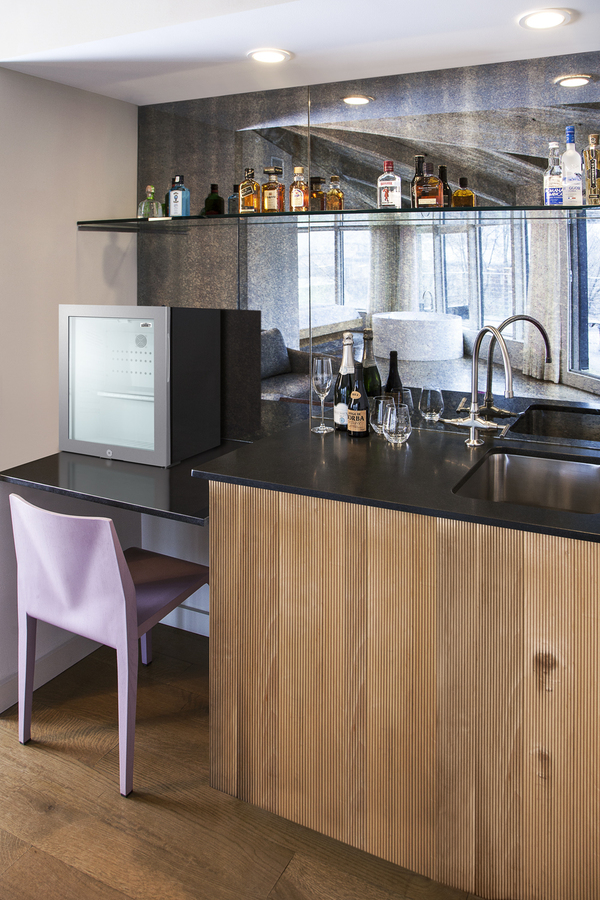 16" Wide Compact Minibar MB13GLSSLHD
