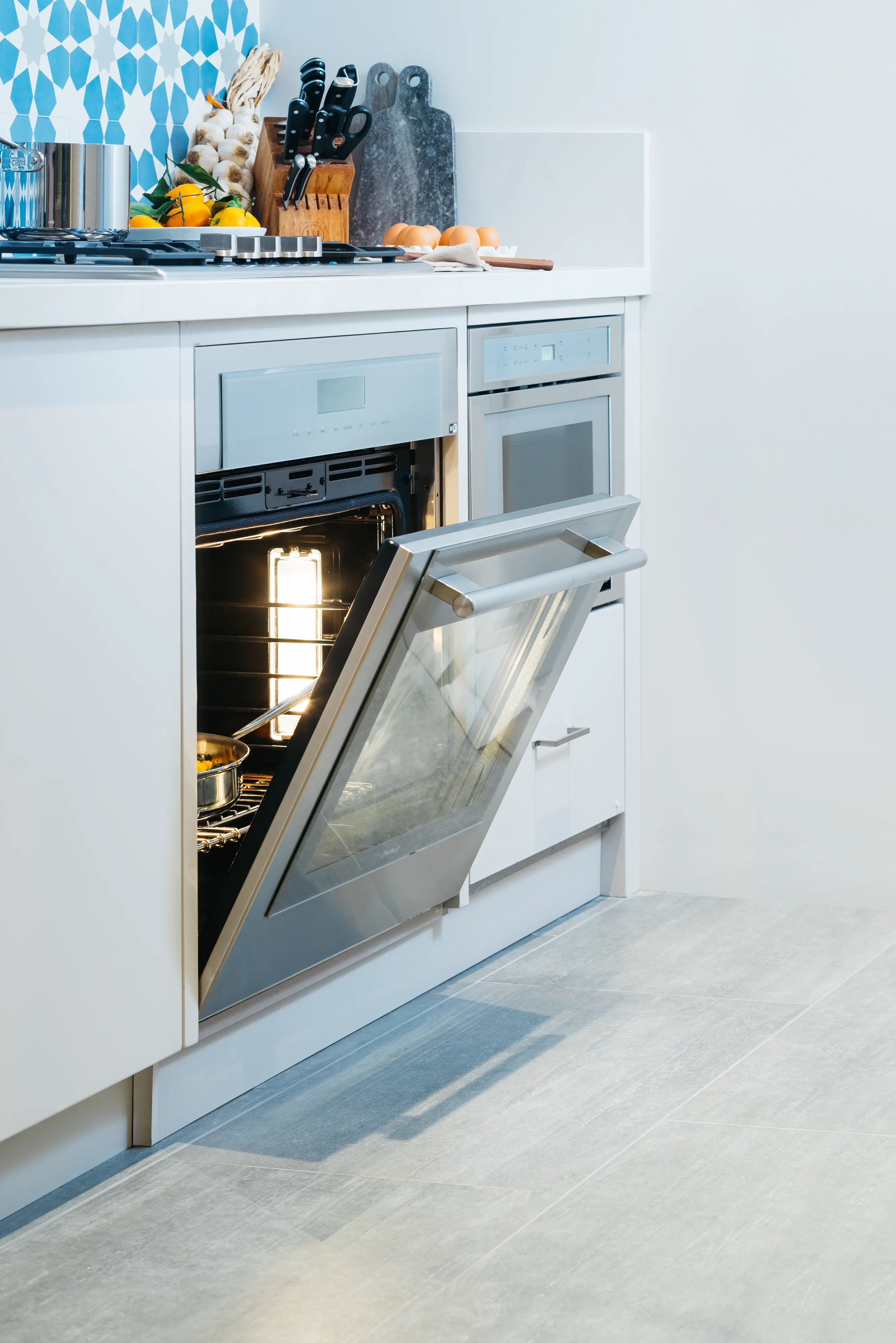 Masterpiece® Single Wall Oven 30'' ME301WS