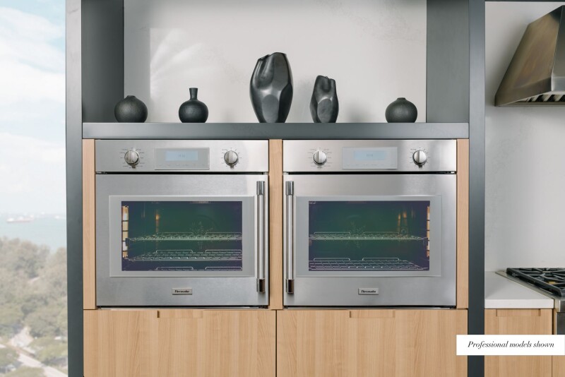 Masterpiece Single Wall Oven 30" Left Side Opening Door MED301LWS