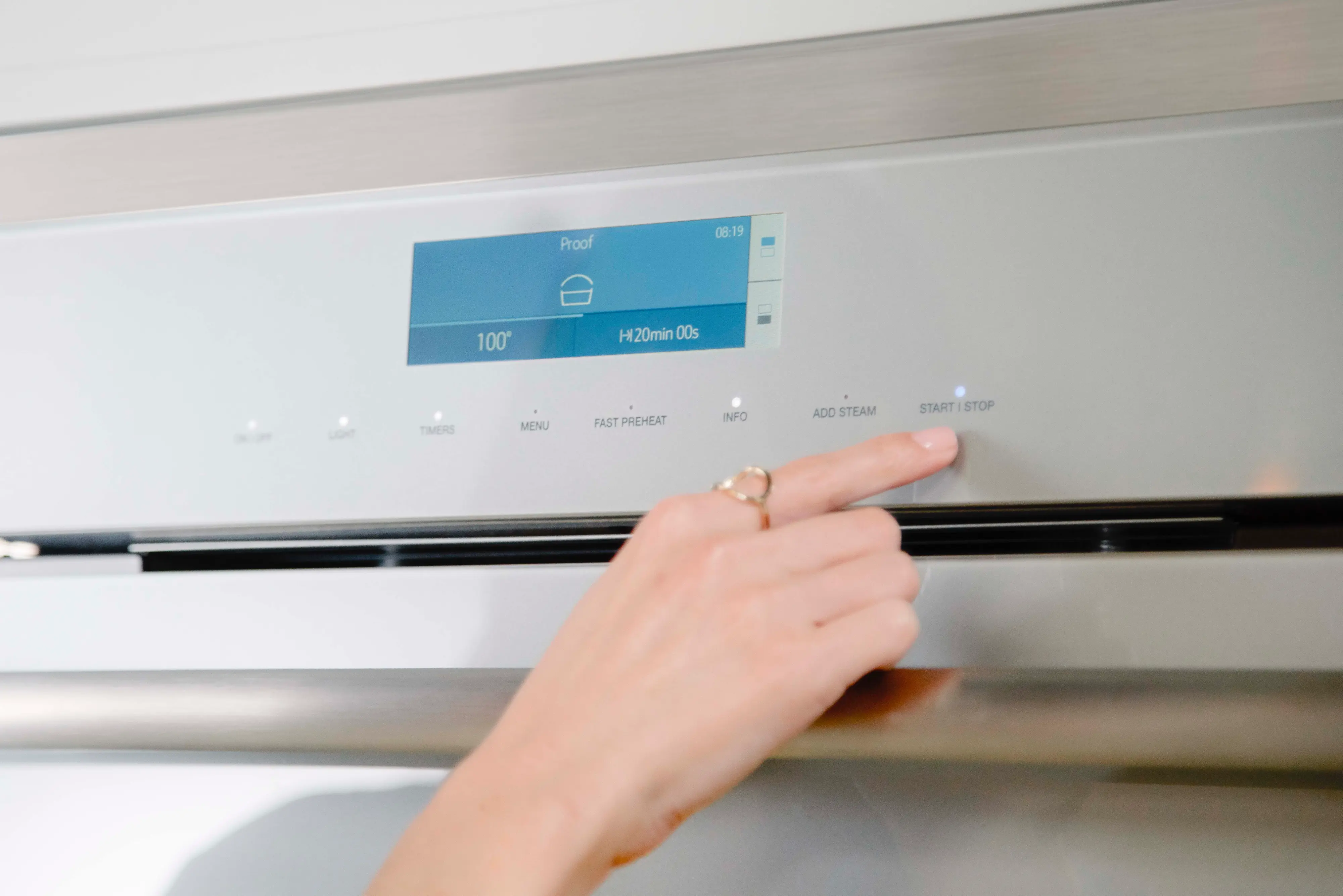 Masterpiece® Single Wall Oven 30'' MED301WS