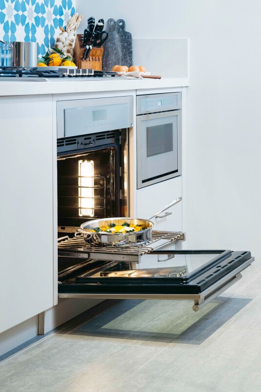 Masterpiece Single Wall Oven 30" MED301WS