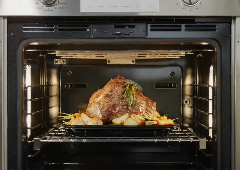 One of the largest oven capacities in its class with 4.5 cu. ft.