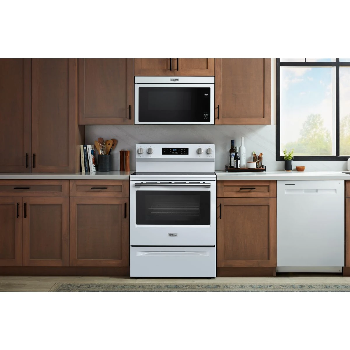 30-Inch Wide Electric Range With Steam Clean - 5.3 cu. ft. view 11