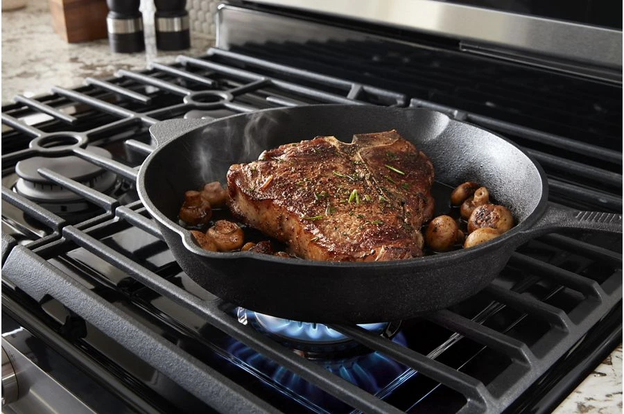 30-inch Wide Gas Range With 5th Oval Burner - 5.0 Cu. Ft. MGR6600FB