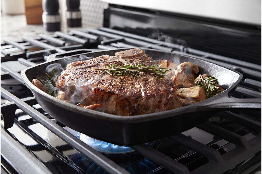 30-inch Wide Gas Range With 5th Oval Burner - 5.0 Cu. Ft. MGR6600FZ