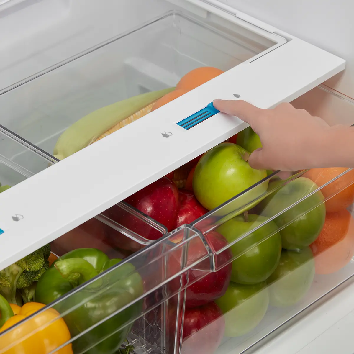 18 cu. ft. Top-Freezer Refrigerator (Stainless Steel) MRT18D3BST