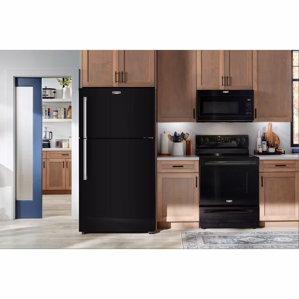 30-Inch Wide Top-Freezer Refrigerator with Garage Mode—19 Cu. Ft. view 3