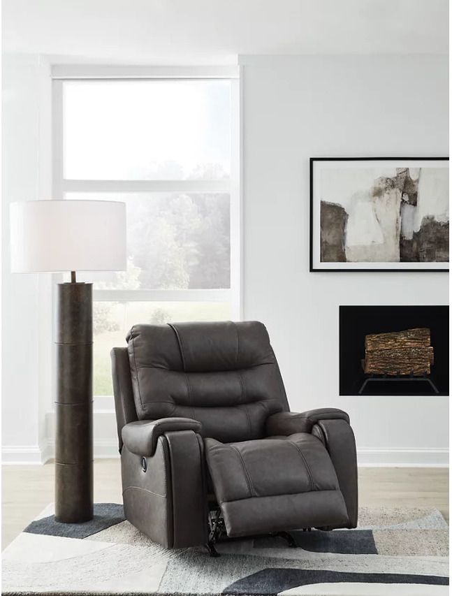 MakingMoves Recliner In Smoke NC5330625