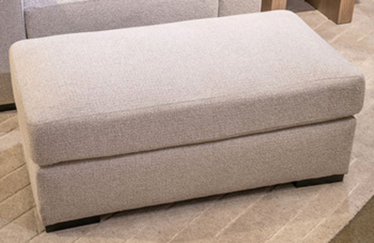 Cloverview Ottoman In Linen NC8131014