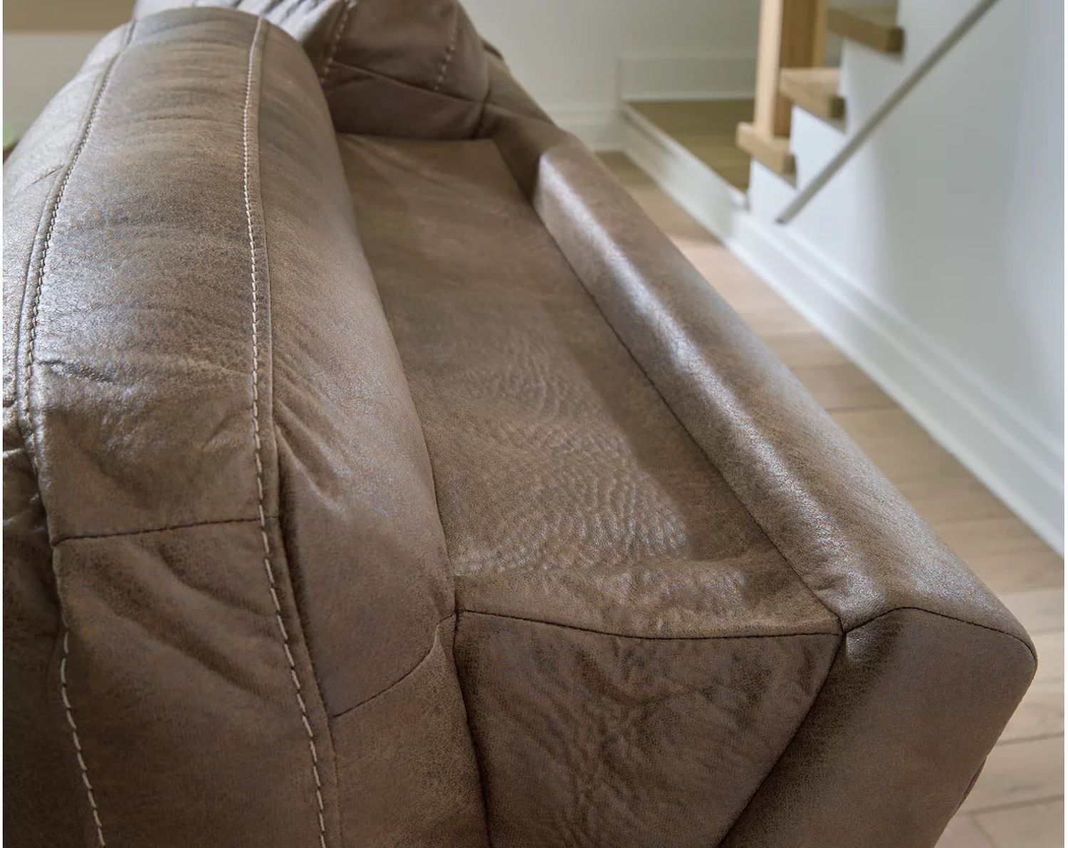 Bealeaf Power Reclining Sofa In Earth NC9180247