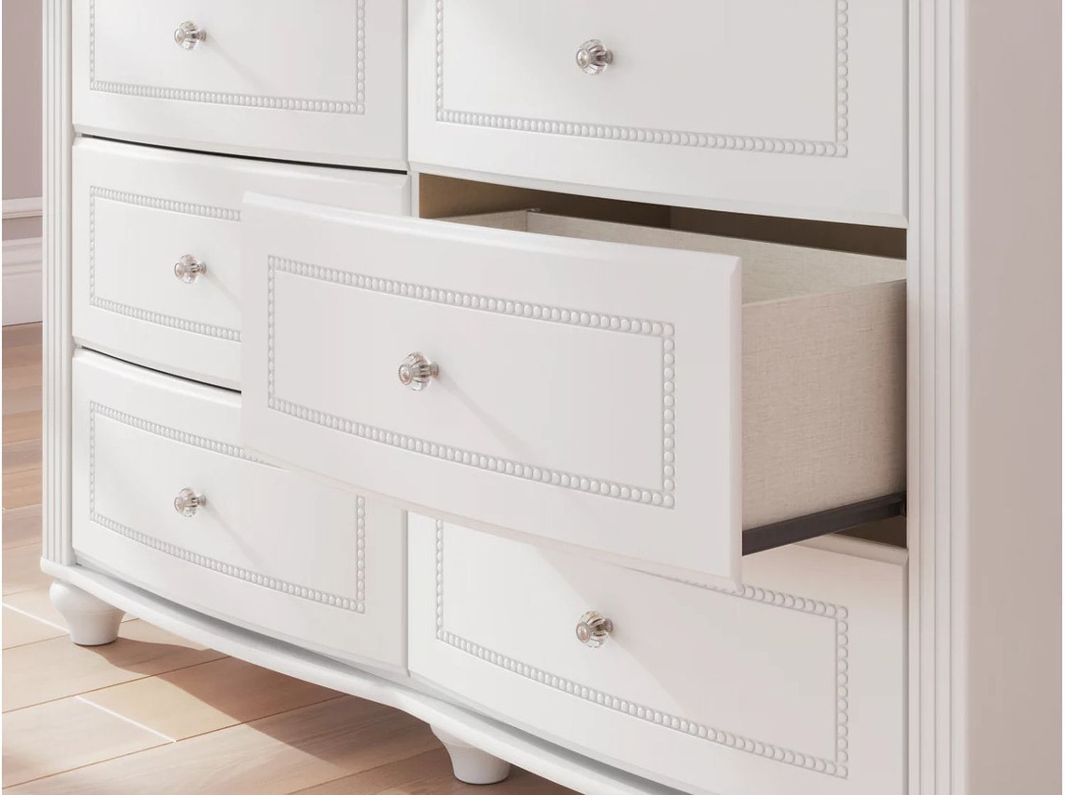 Trindura Dresser In White NCB181921