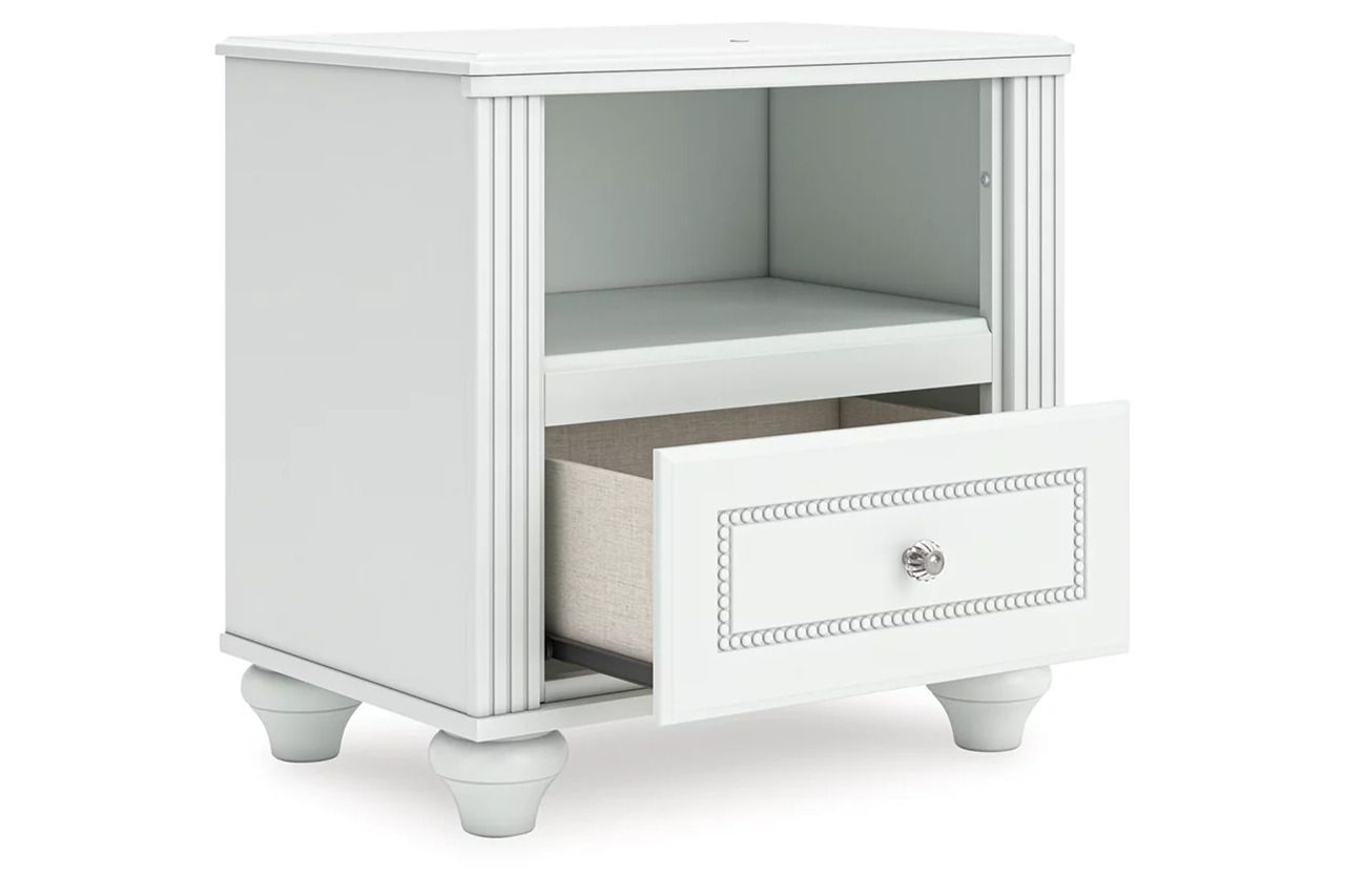 Trindura Nightstand In White NCB181991