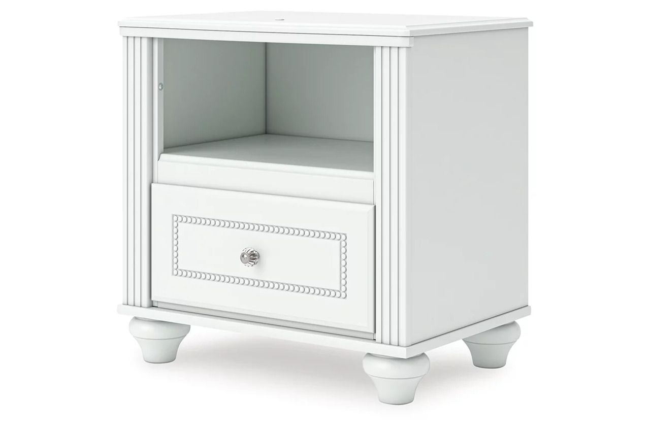 Trindura Nightstand In White NCB181991