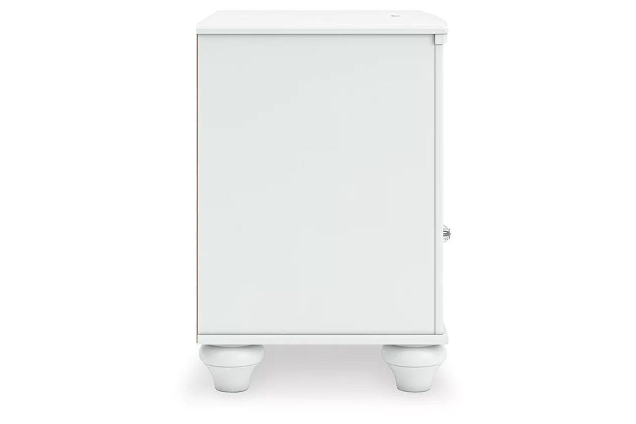 Trindura Nightstand In White NCB181991