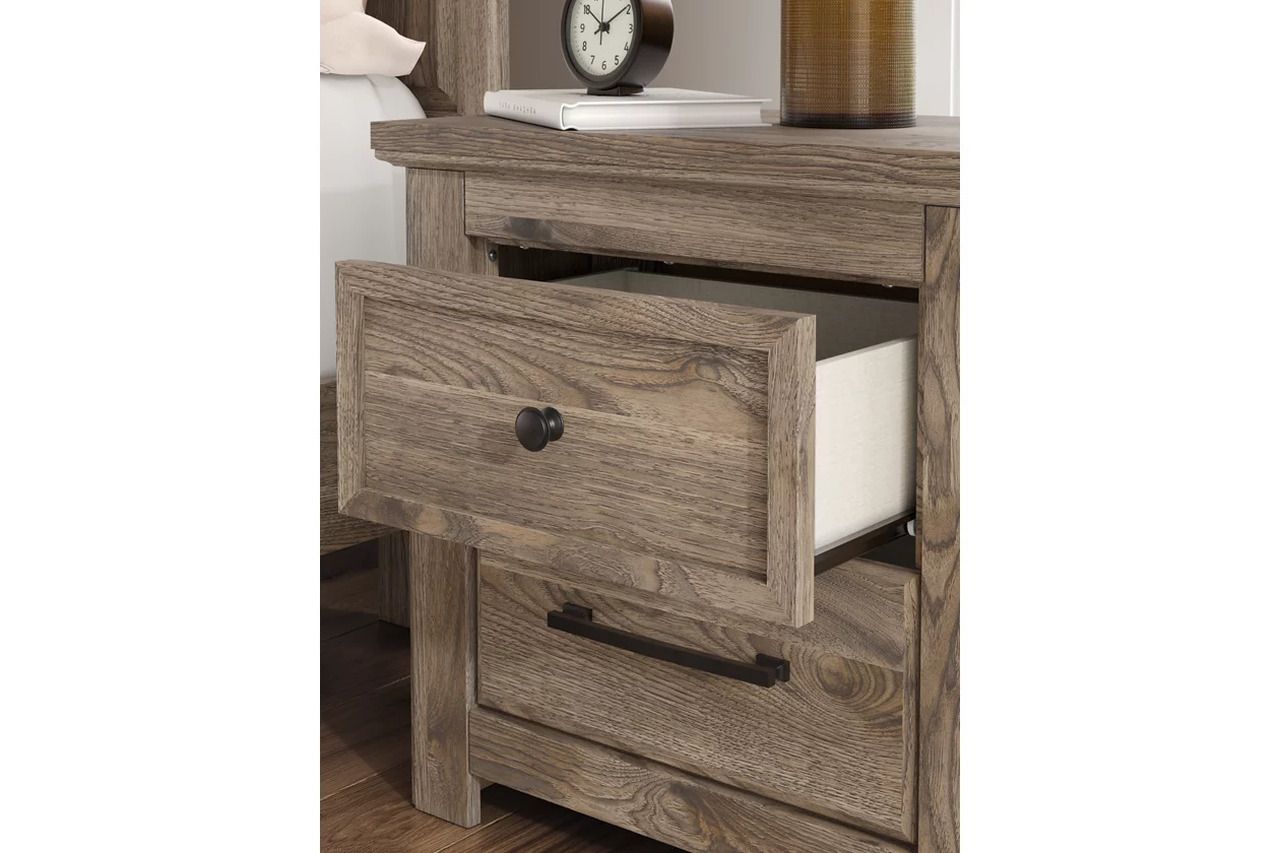 Keithland Nightstand In Brown NCB226092