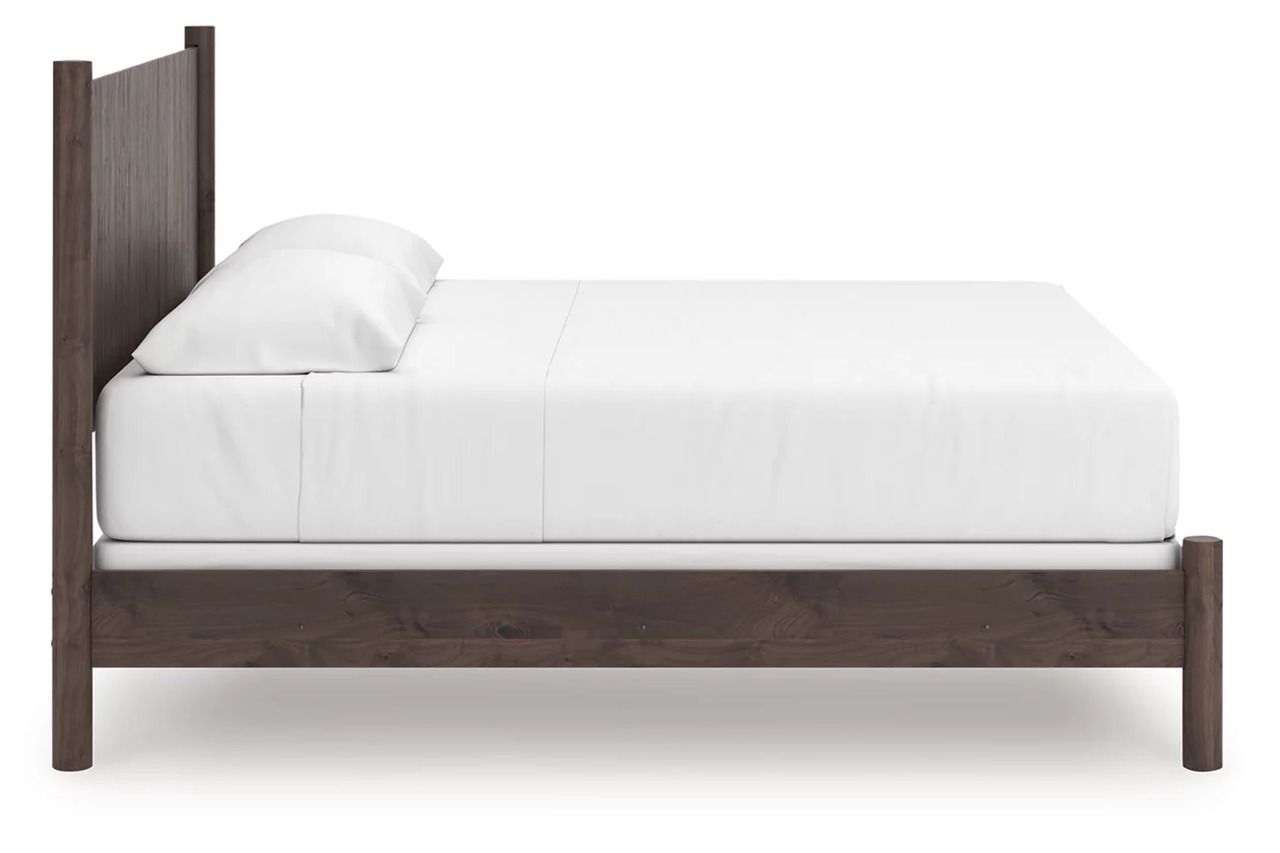 Symarro King Panel Bed In Brown NCB2614B26